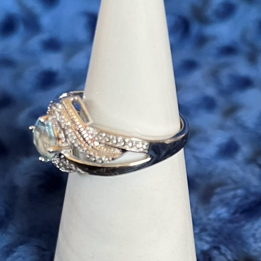 Kay Jewelers Sterling Silver Blue Topaz & White Sapphire Ring – Size 7 - Picture 2 of 8